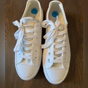 Sincerely Jules white platform shoes size 7.5